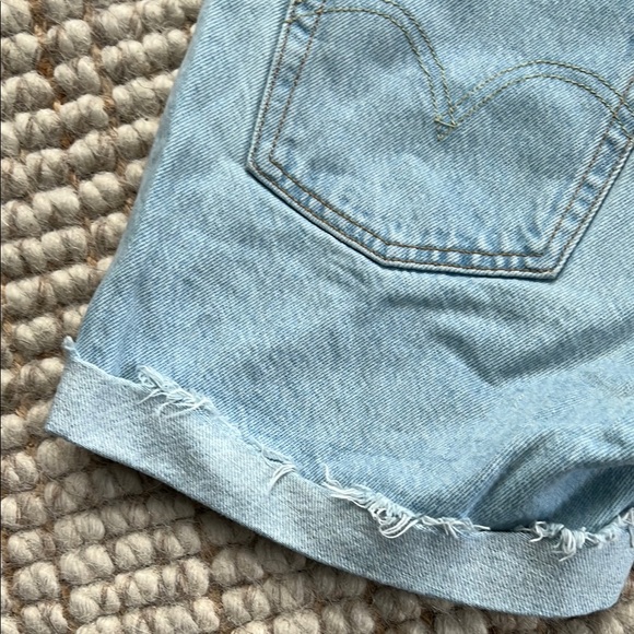 LEVI’S High Rise Mid Thigh Short - Picture 4 of 7